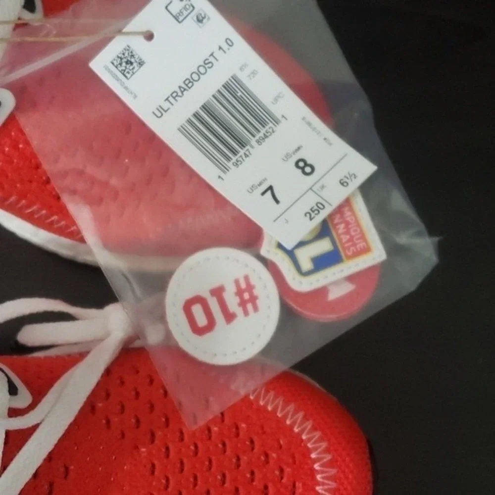 New Adidas Ultraboost Unisex Sneakers Red Running Lightweight Gym Workout‎ Shoes
